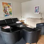In Brons Apartament
