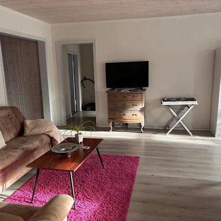Apartment In Brons
